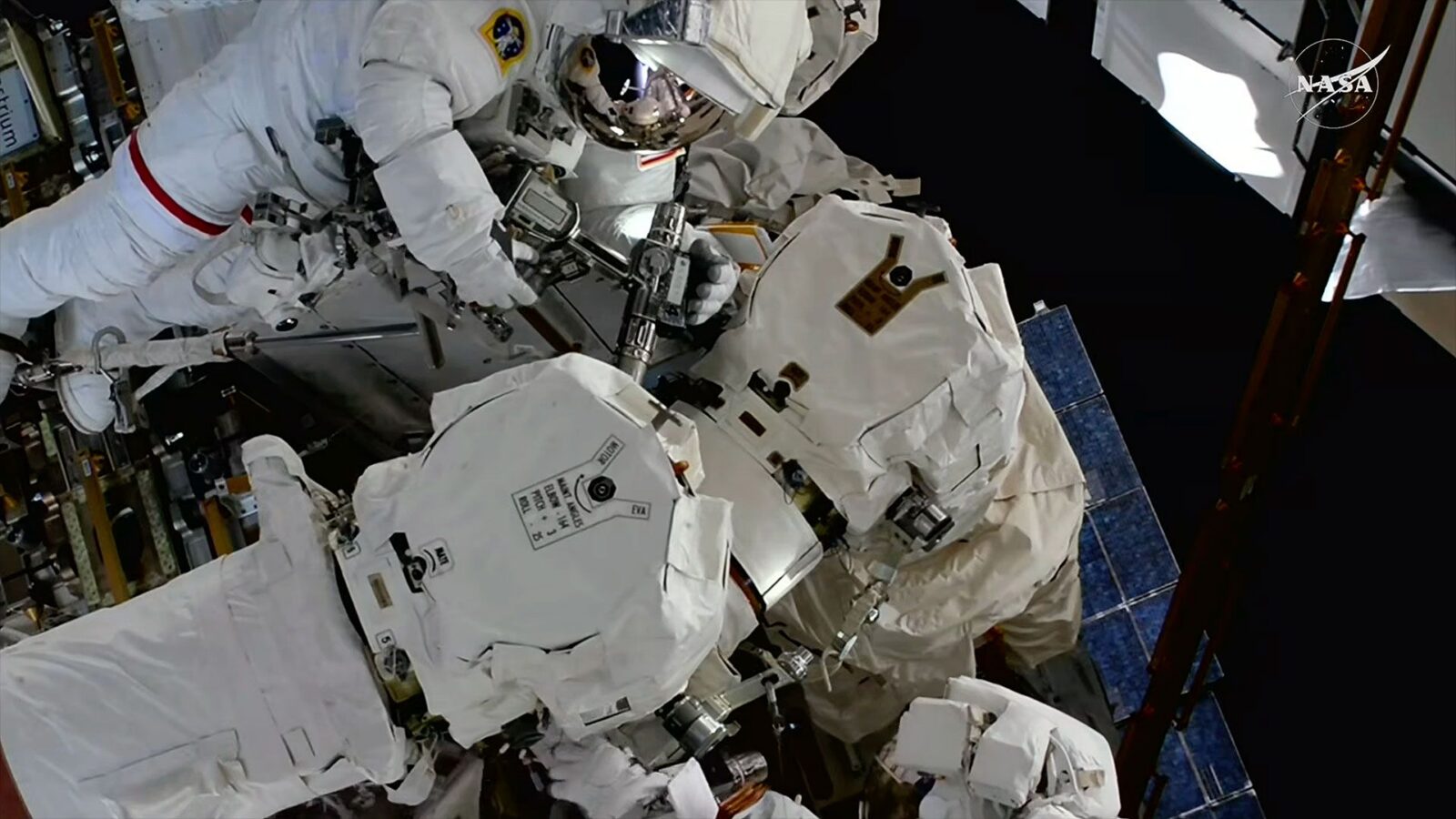 Espacio: Astronautas reparan el Canadarm2 de la ISS