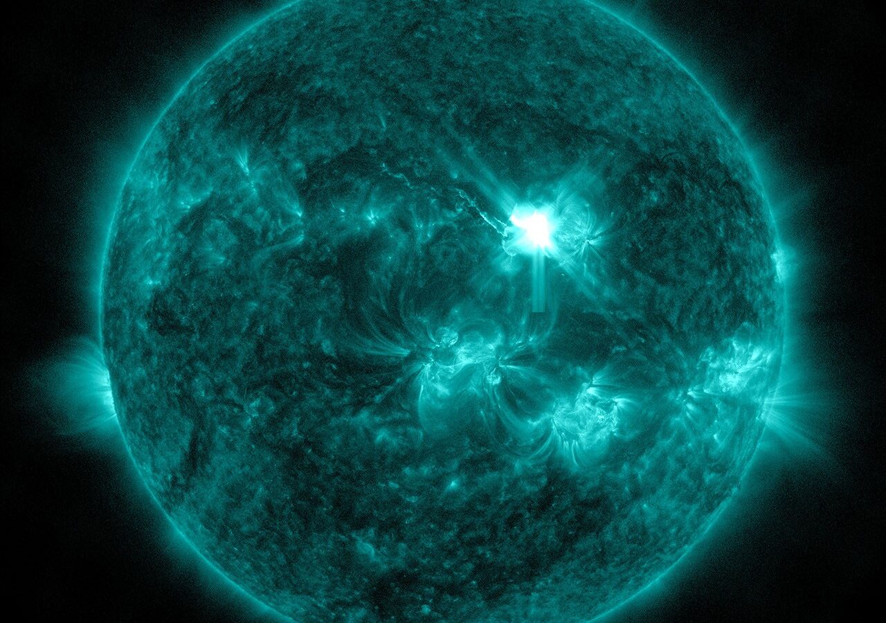 Espacio: El Sol libera una llamarada X1.1