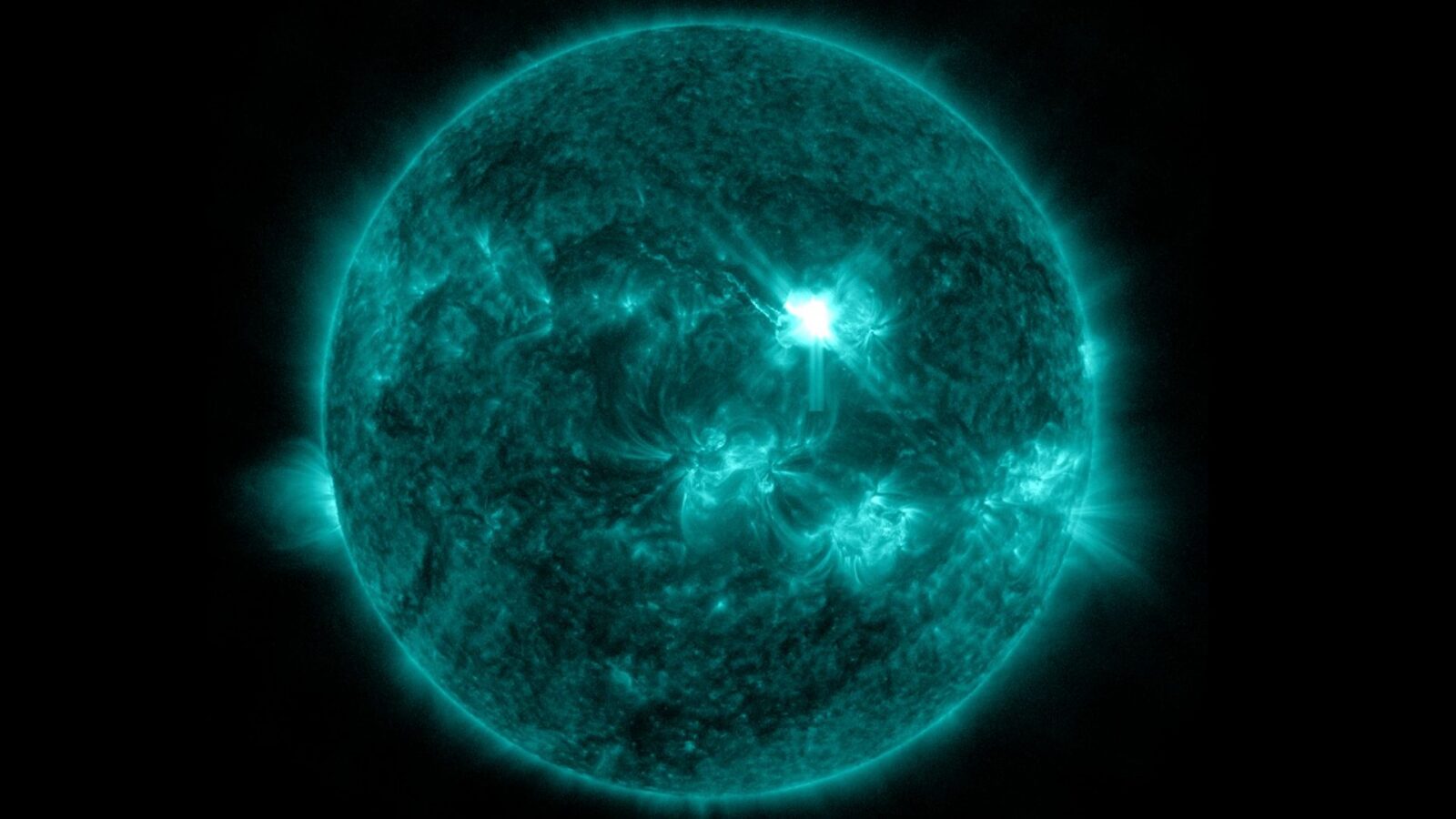 Espacio: Una llamarada X golpea la radio en Norteamérica
