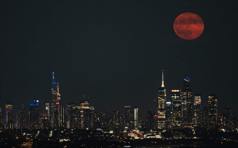 Astronomía: cómo ver la Luna del Ciervo