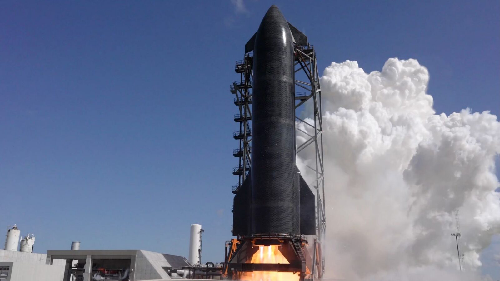 Espacio: Starship enciende seis motores antes del vuelo 13
