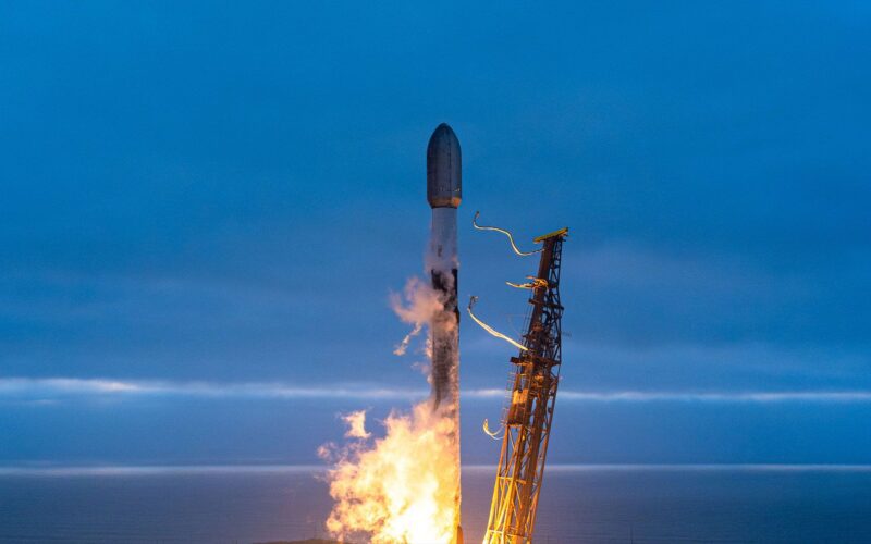 Espacio: Falcon 9 lanza 24 satélites Starlink