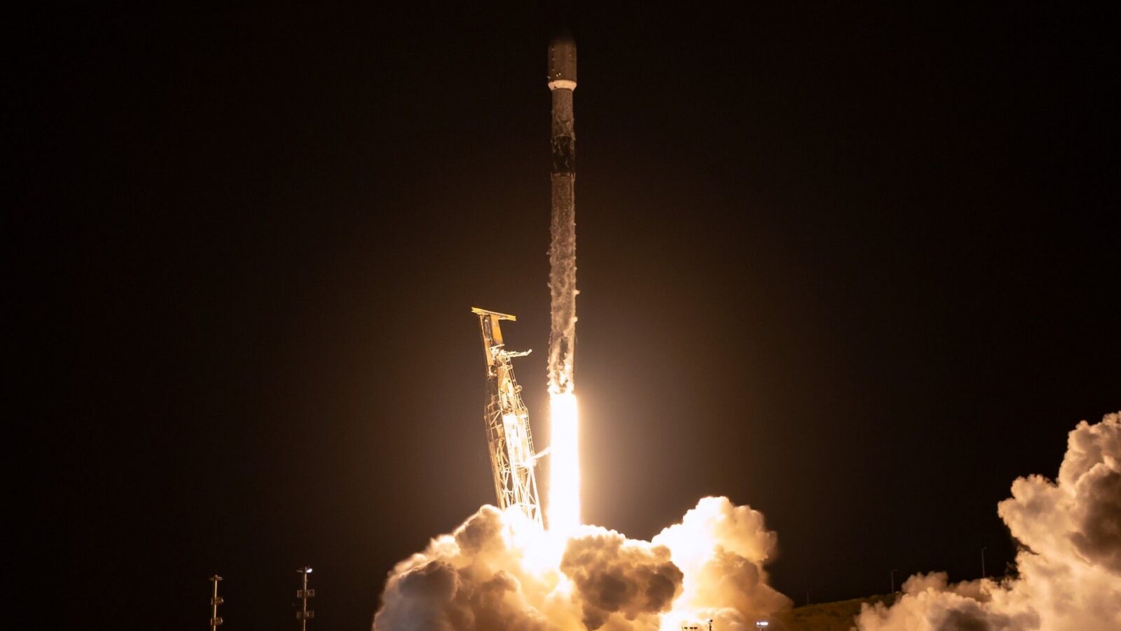Espacio: Falcon 9 lanzará 81 satélites el 7 de julio