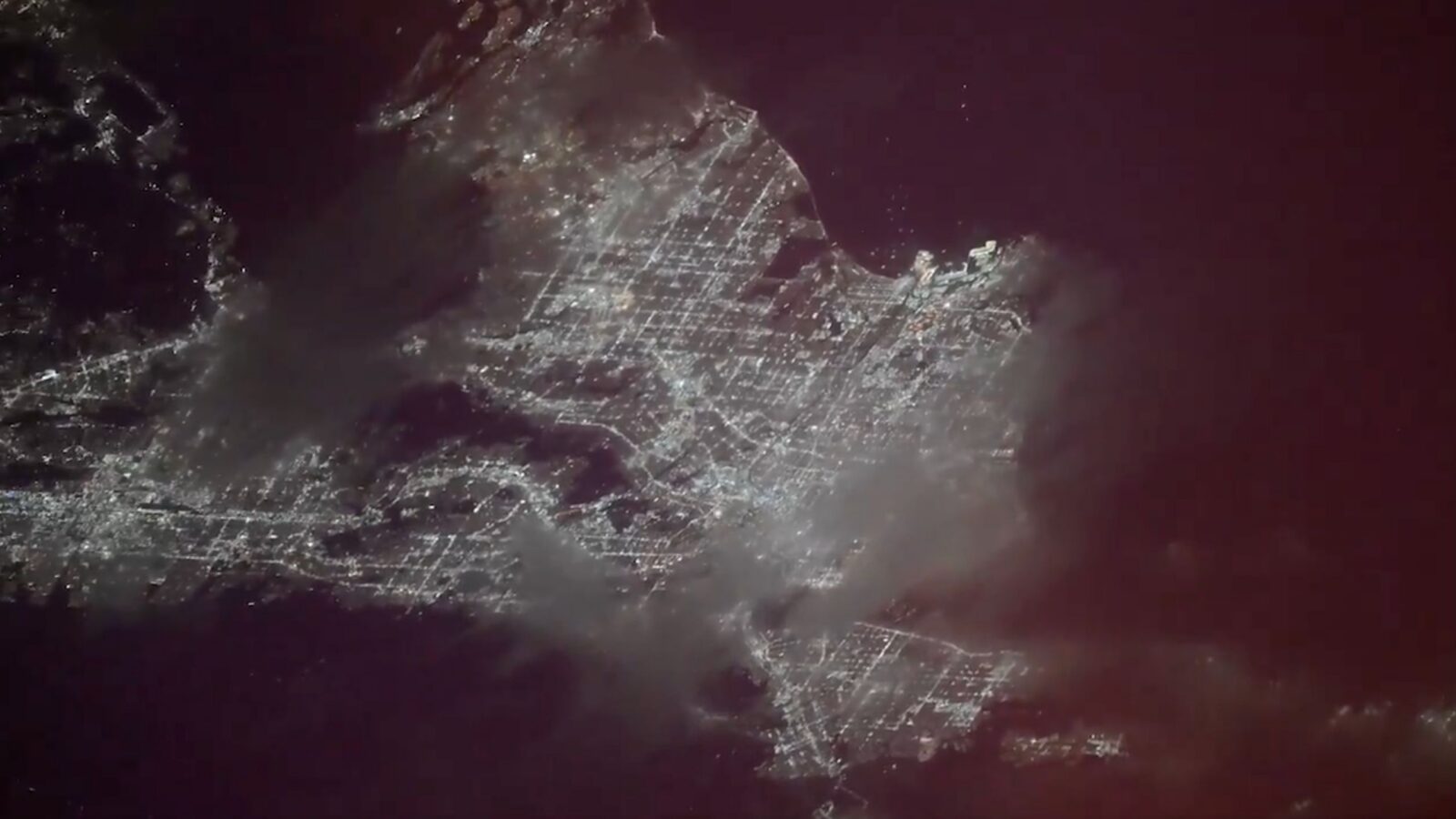 Espacio: Los fuegos artificiales vistos desde la ISS