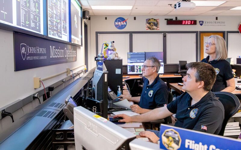 Espacio: New Horizons despierta tras 321 días