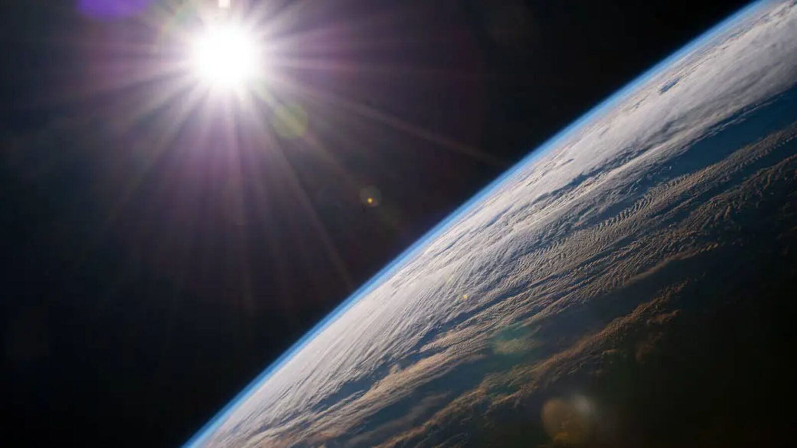 Astronomía: La Tierra podría sobrevivir al Sol moribundo