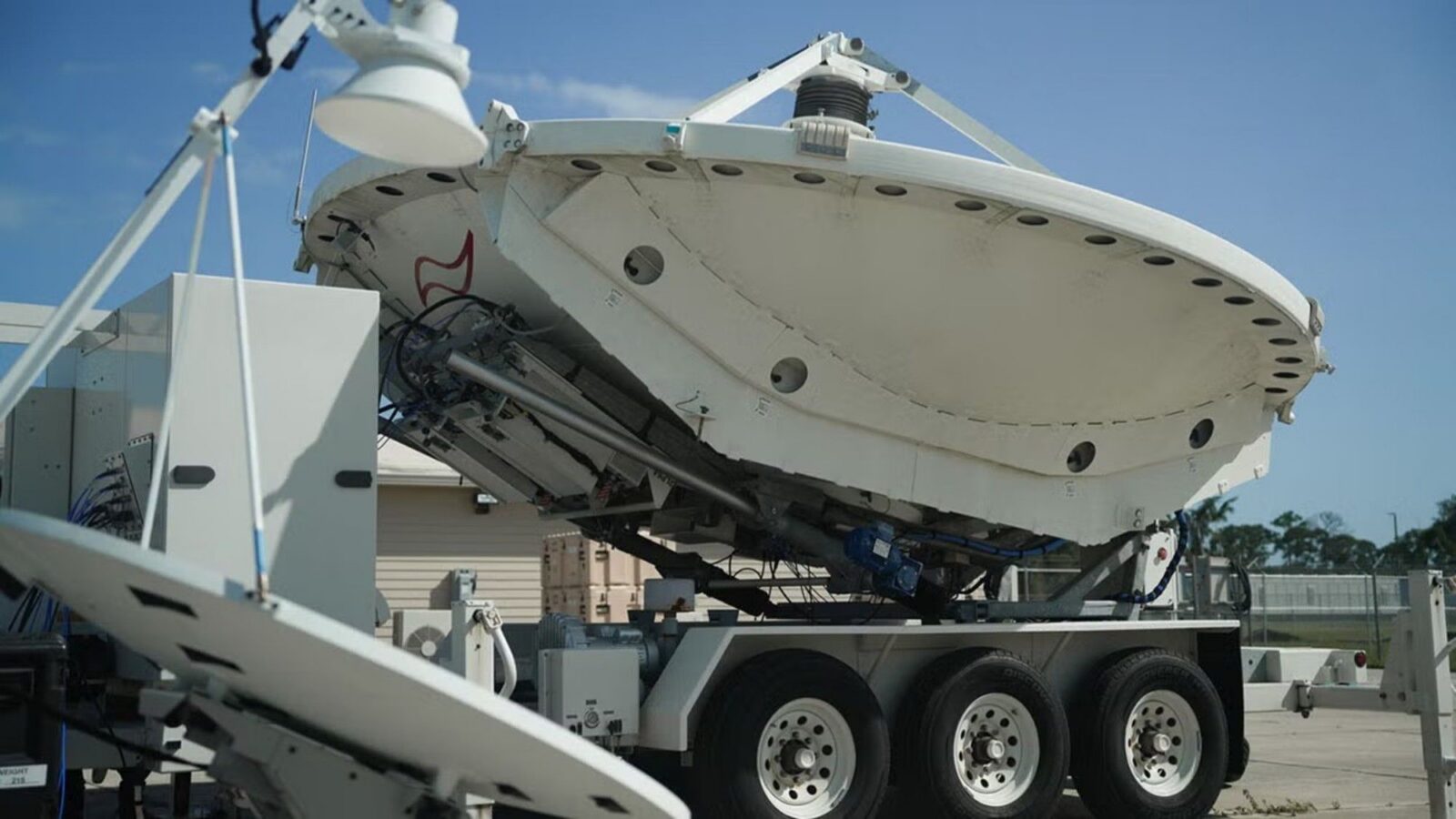 Espacio: Arma electromagnética contra satélites adversarios