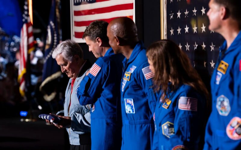 Espacio: La bandera que Artemis llevará a la Luna