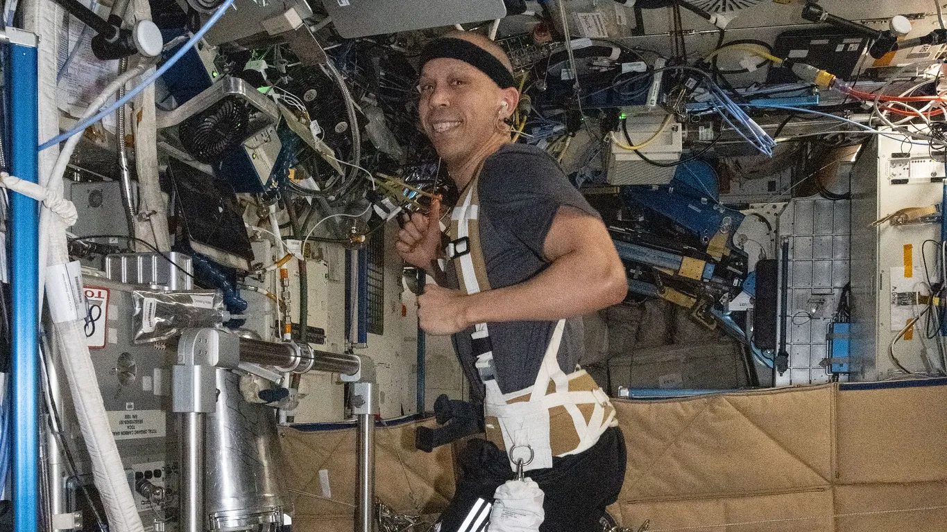 Espacio: Salud y CubeSats en la EEI