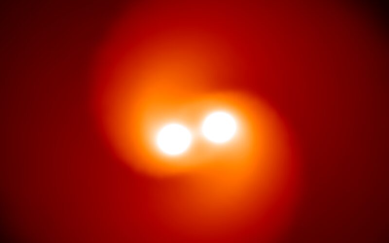 Astronomía: Estrellas binarias preparan supernovas inusuales