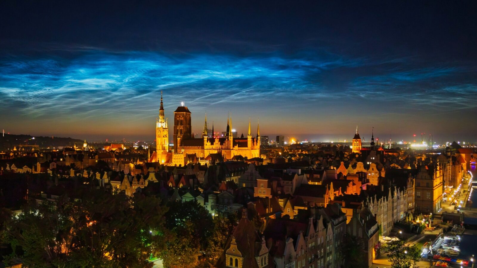 Espacio: Las nubes que brillan en julio