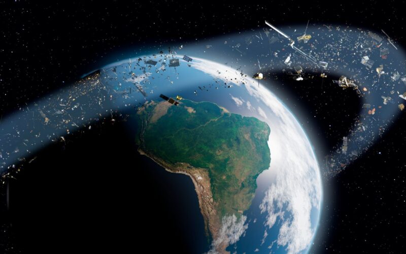 Espacio: Basura diminuta amenaza órbita clave