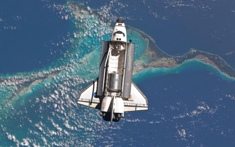 Espacio: Atlantis cruzó la Tierra por última vez
