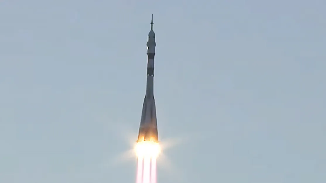 Espacio: Soyuz lleva nueva tripulación a la EEI