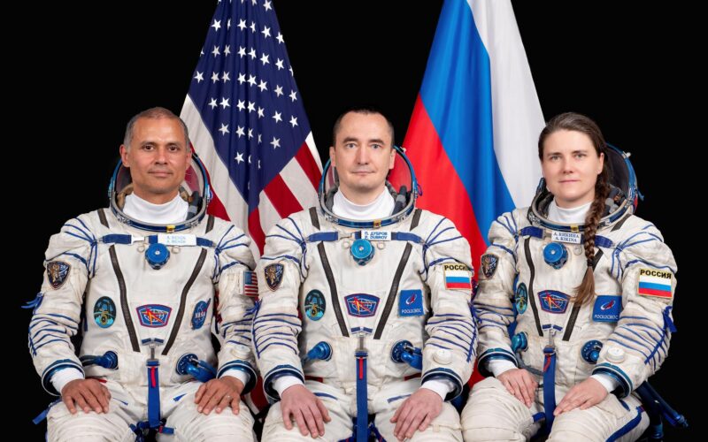 Espacio: Tres tripulantes llegan a la Estación Espacial Internacional