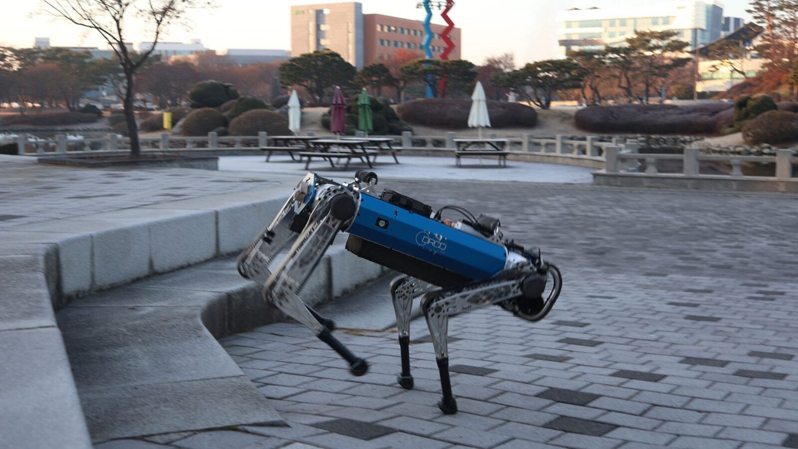 Tecnología: Un robot perro cambia de marcha solo