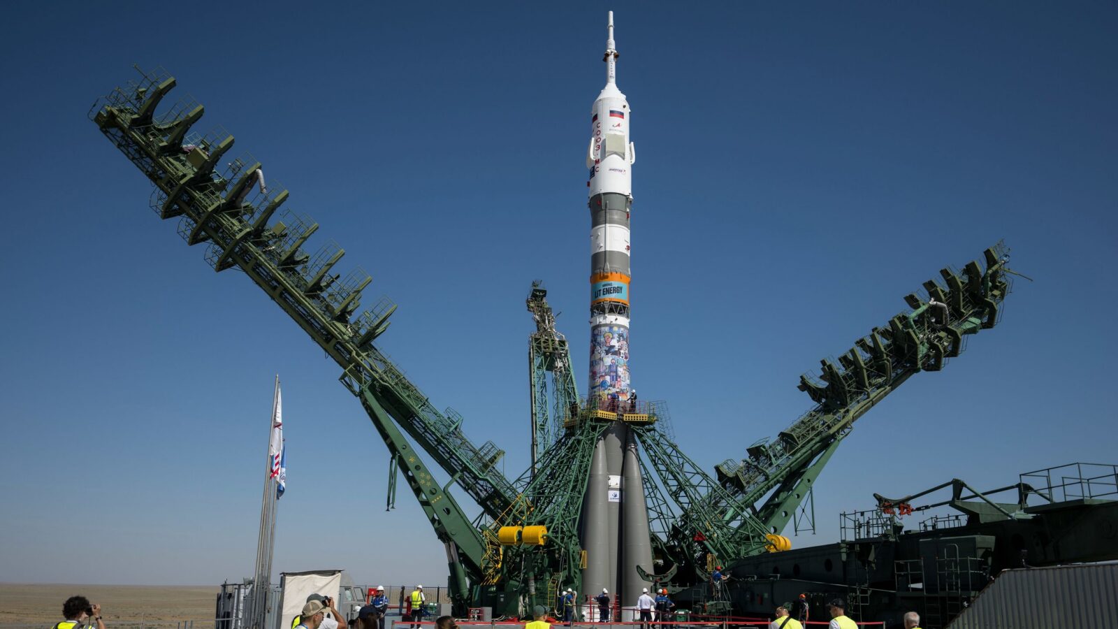 Espacio: Un Soyuz despega con anuncio energético