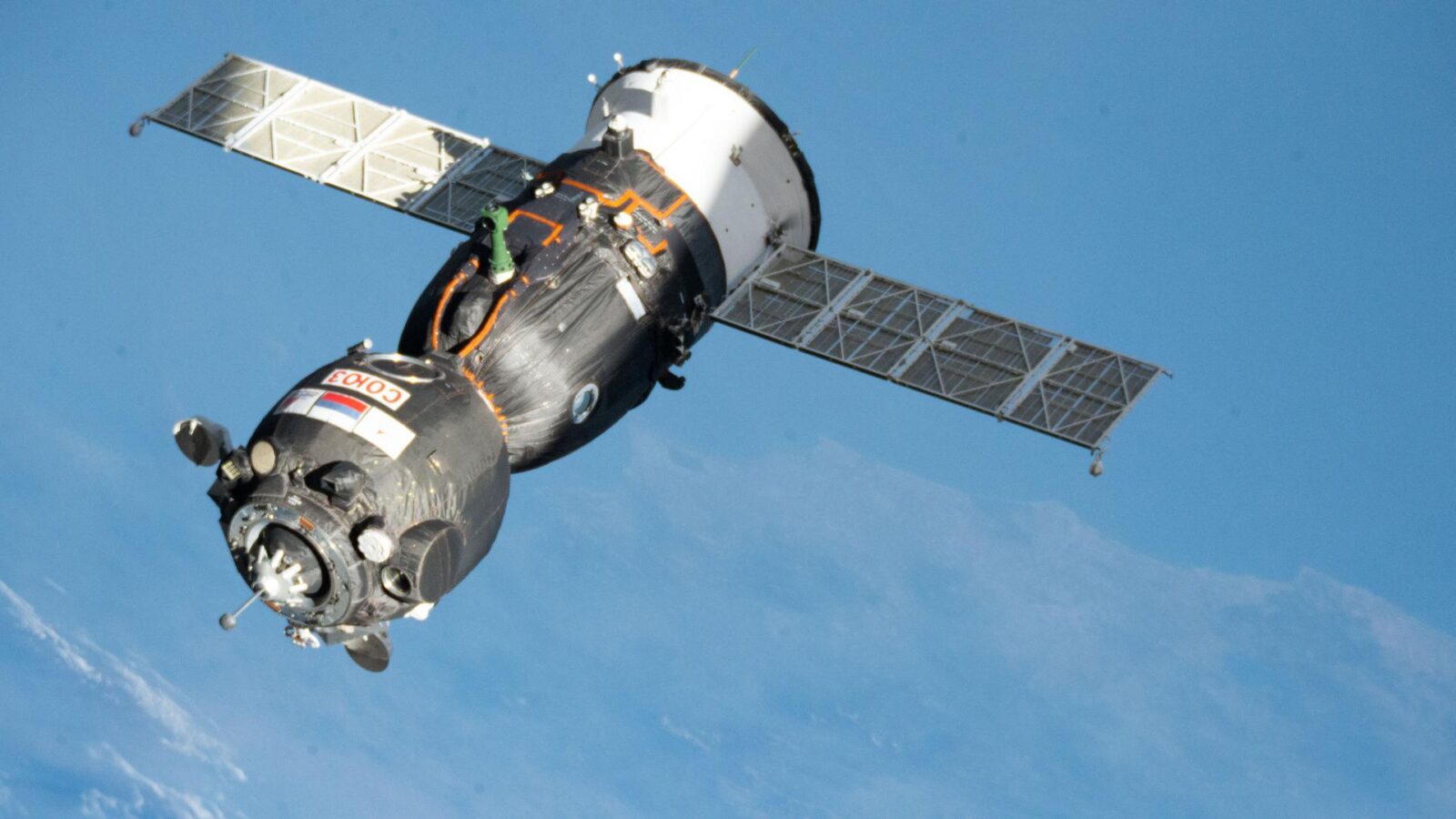 Espacio: La ISS ajusta tripulación y retoma ciencia
