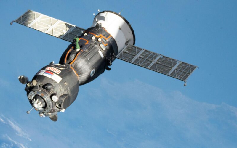 Espacio: La ISS ajusta tripulación y retoma ciencia