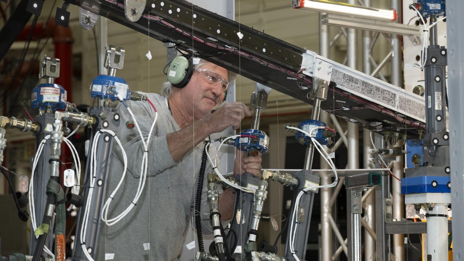 Tecnología: NASA fuerza un ala hasta romperla