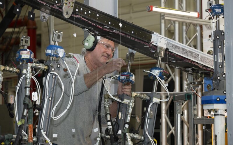 Tecnología: NASA fuerza un ala hasta romperla