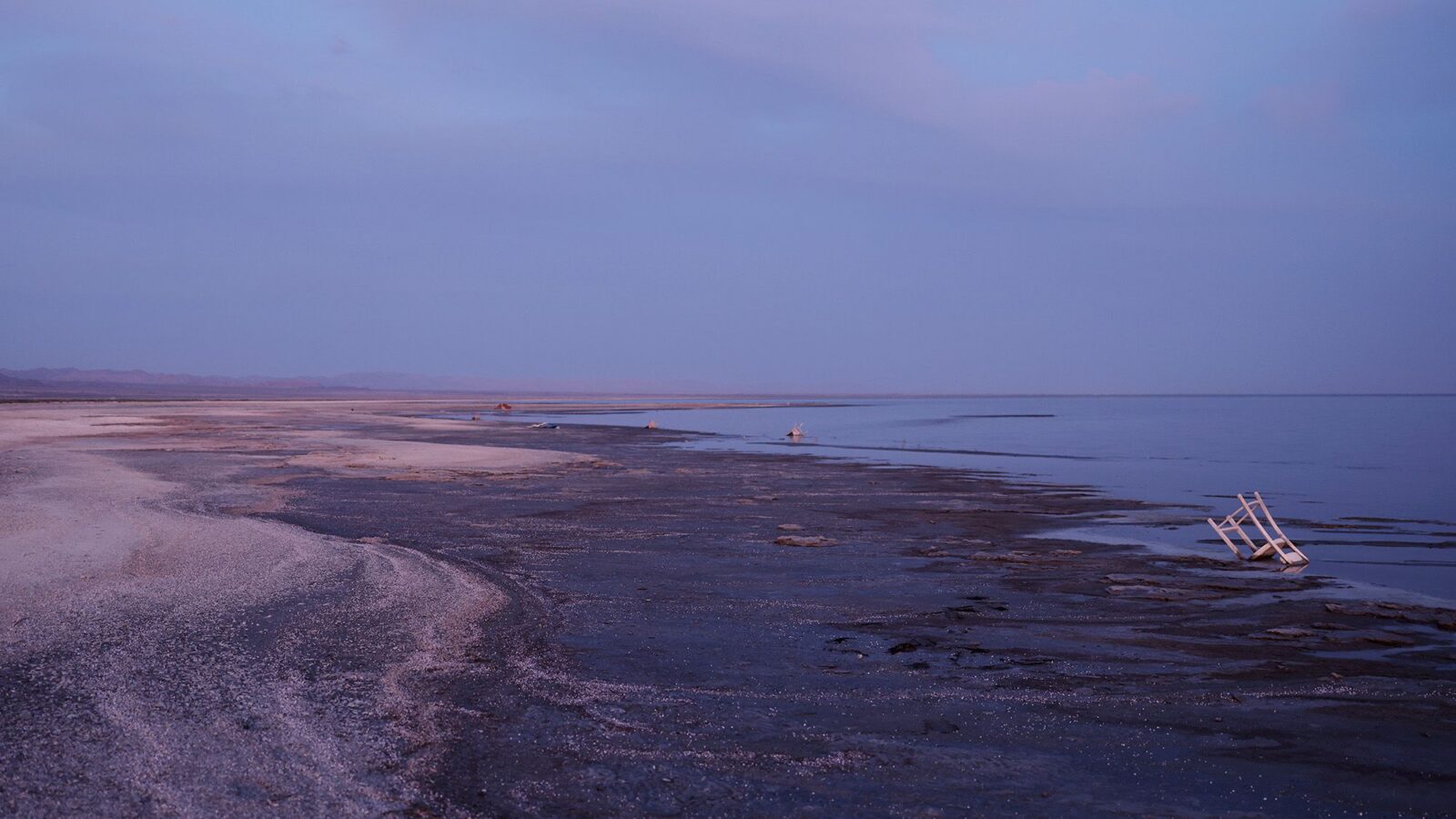 Salud ambiental: El Salton Sea suelta polvo tóxico