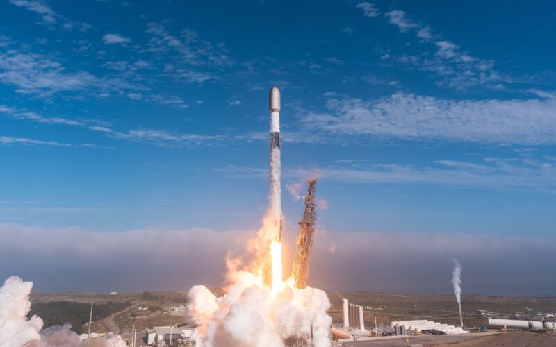 Espacio: SpaceX suma 24 satélites Starlink