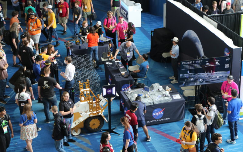 🚀 Espacio: Robots para construir una base lunar