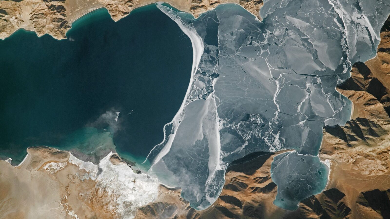 Tierra: El hielo del lago Pangong se fractura