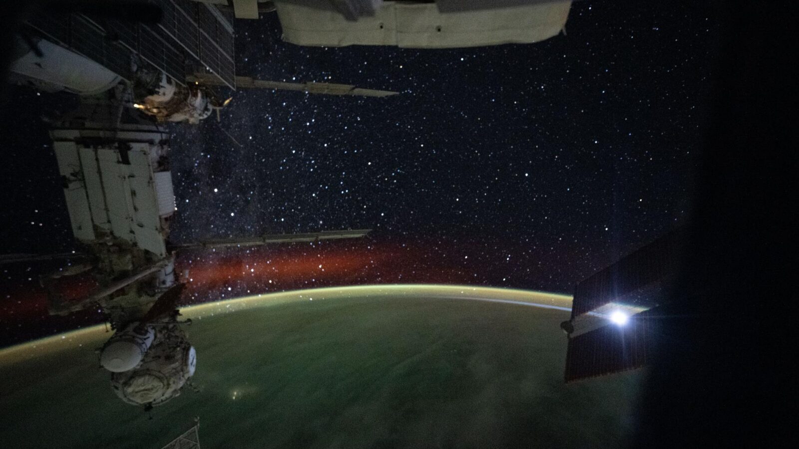 Espacio: Preparan caminata para ampliar la energía de la ISS