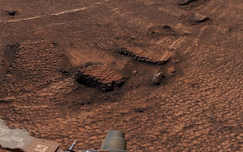 Espacio: Curiosity observa panales de polígonos en Marte