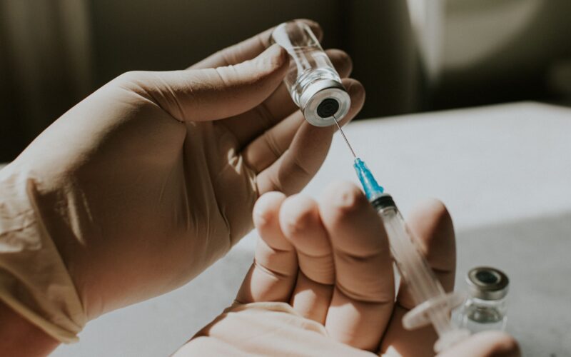 Medicina: La FDA aprueba la primera vacuna antigripal de ARNm