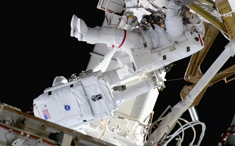 Espacio: La ISS prepara dos nuevos paneles solares