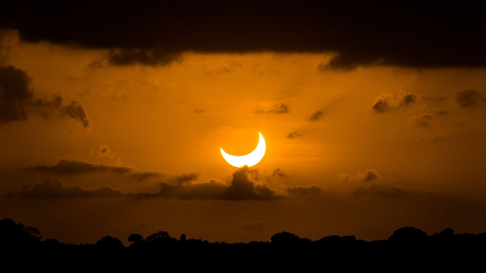 Astronomía: Reino Unido verá un eclipse solar profundo