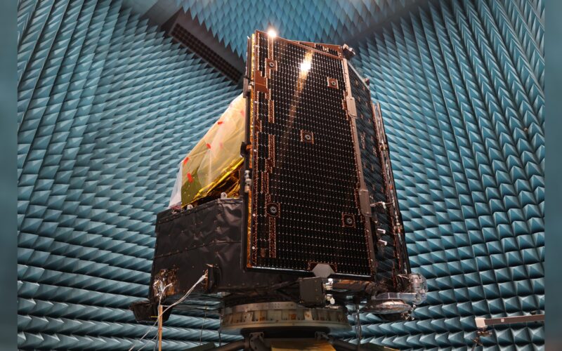 Espacio: Plato prueba su silencio electrónico