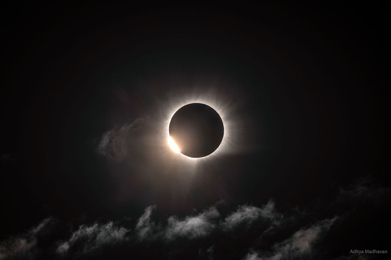 Espacio: Un eclipse total visto desde Groenlandia