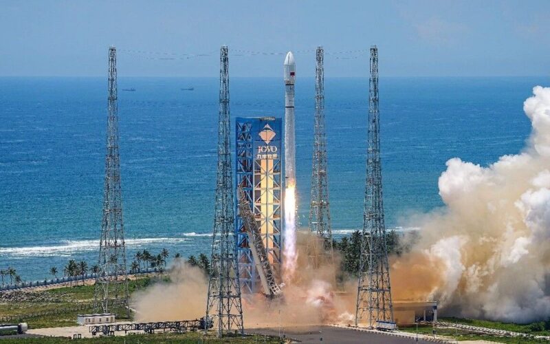 Espacio: China retoma lanzamientos tras fallo del Long March 7A