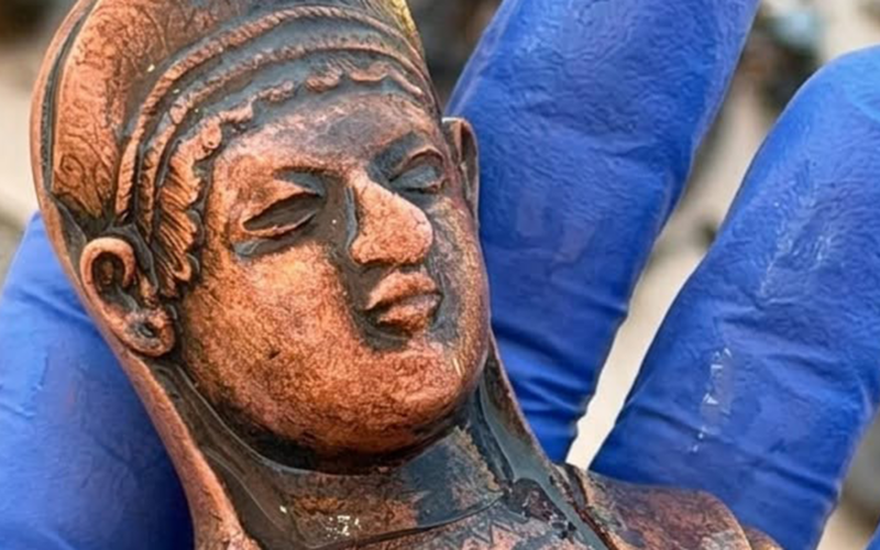 Arqueología: Un pozo etrusco con bronces y esqueletos
