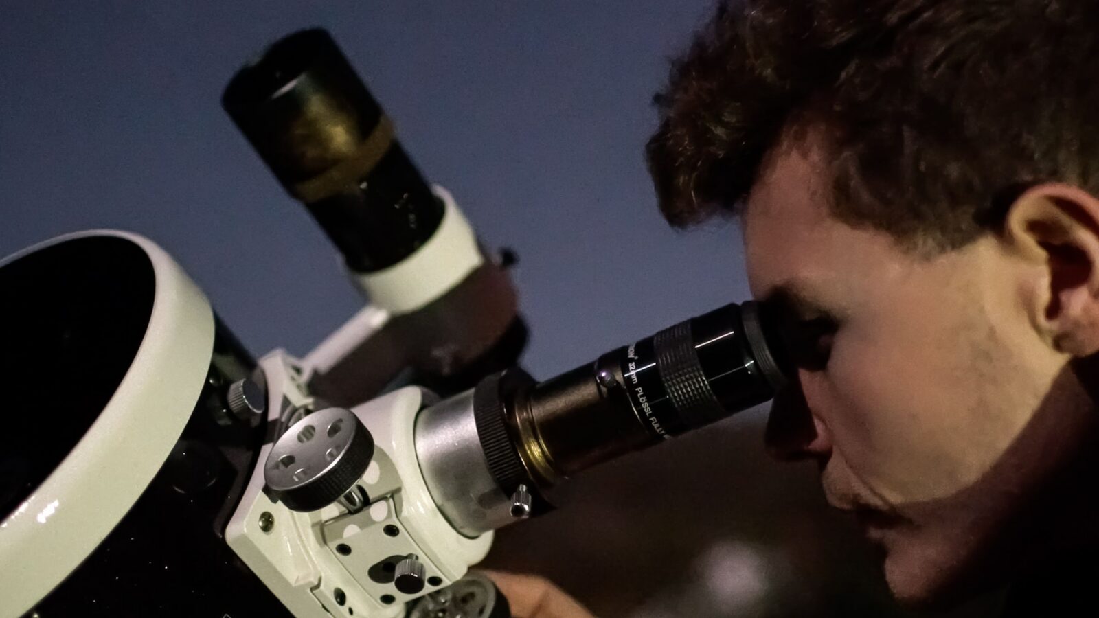 Astronomía: Aprende a orientarte con un telescopio manual