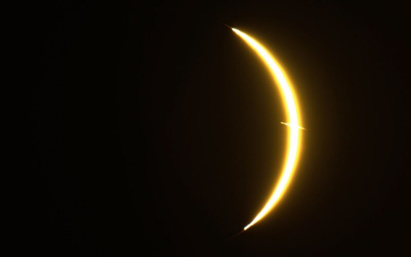 Espacio: El misterio del «posible meteoro» durante un eclipse