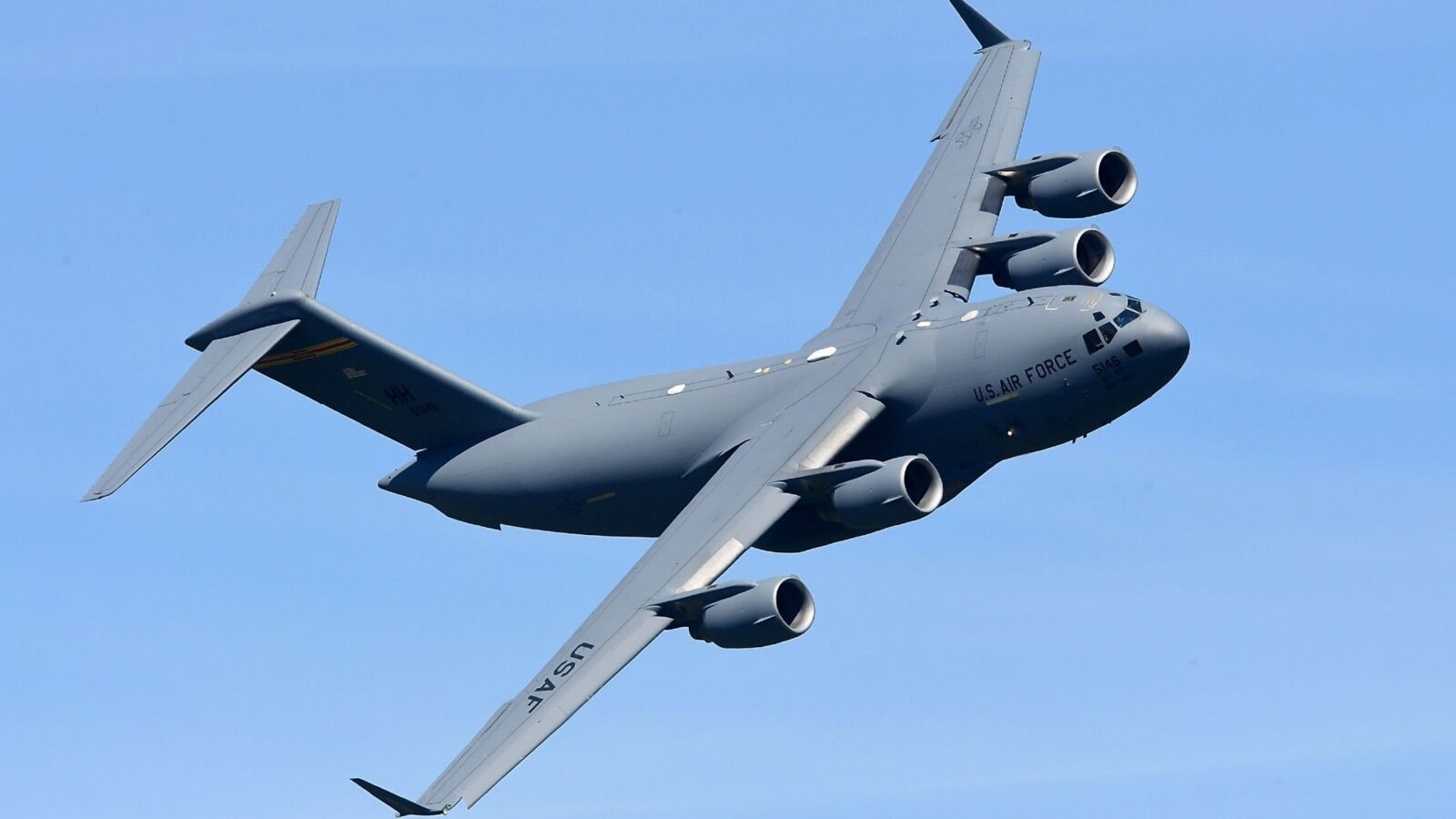 Espacio: Un vuelo militar vuelve por un riesgo sin identificar
