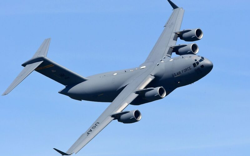 Espacio: Un vuelo militar vuelve por un riesgo sin identificar
