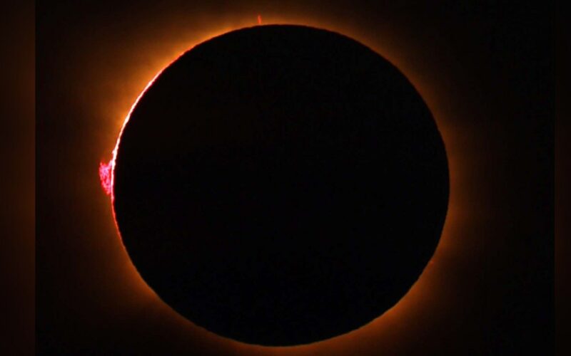 Espacio: El giro que salvó un eclipse en el mar