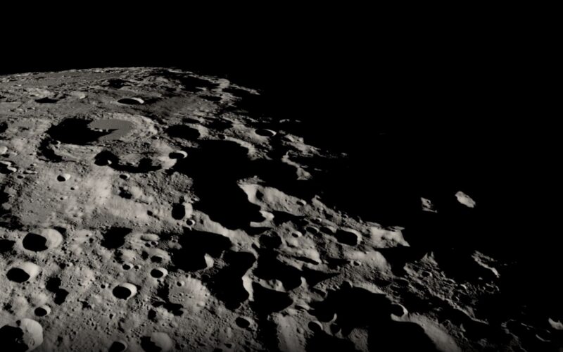 Espacio: Microbios terrestres podrían persistir en los polos lunares