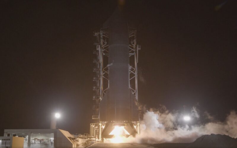 Espacio: Starship prueba sus seis motores antes de Flight 14