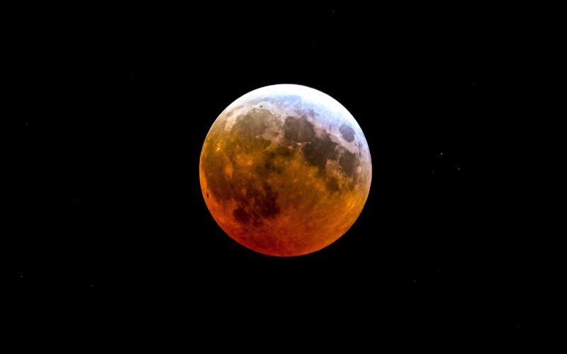 Espacio: Un eclipse lunar cubrirá el 96 % de la Luna