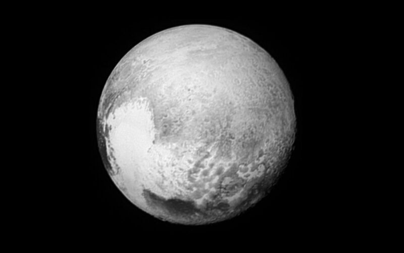 Astronomía: Por qué Plutón sigue despertando debate