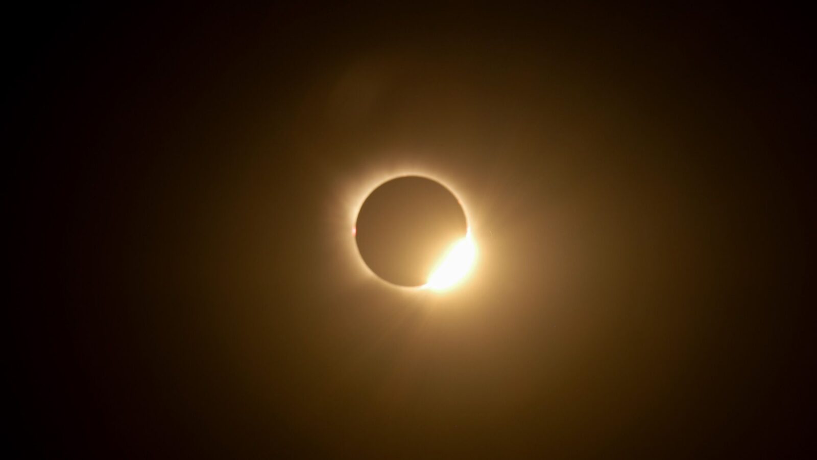 Espacio: Un eclipse total visto desde España