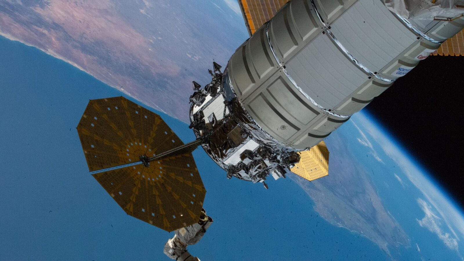 Espacio: Cygnus XL ajusta la órbita de la ISS