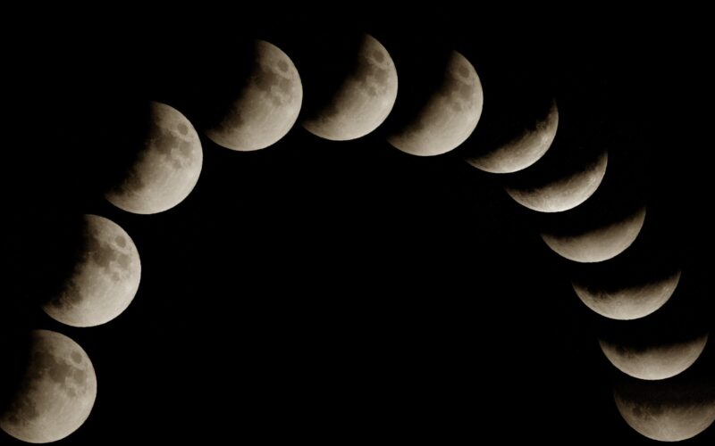Espacio: Un eclipse lunar rozó la totalidad